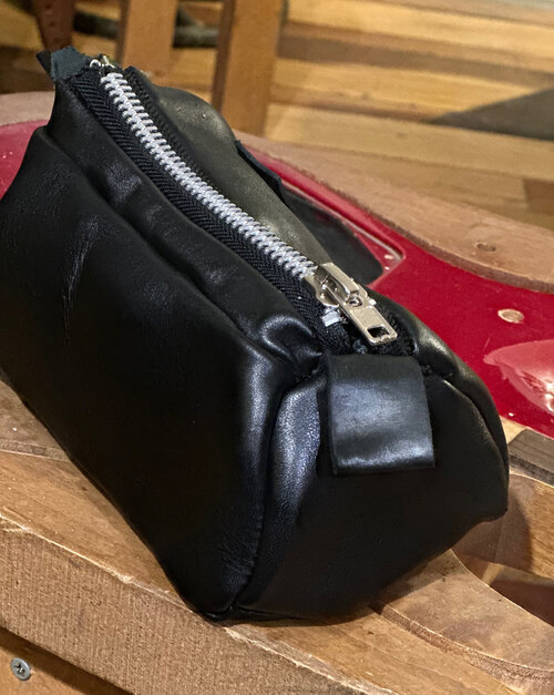 Dopp kit in black leather