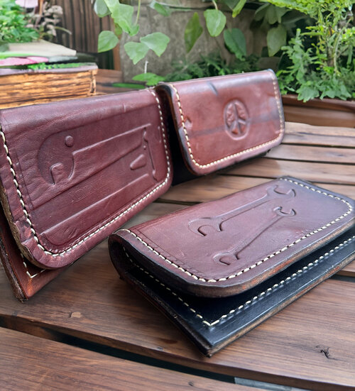 Sidecar wallets in full grain leather